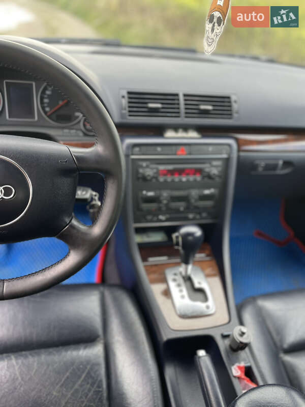 Седан Audi A4 2002 в Золочеве