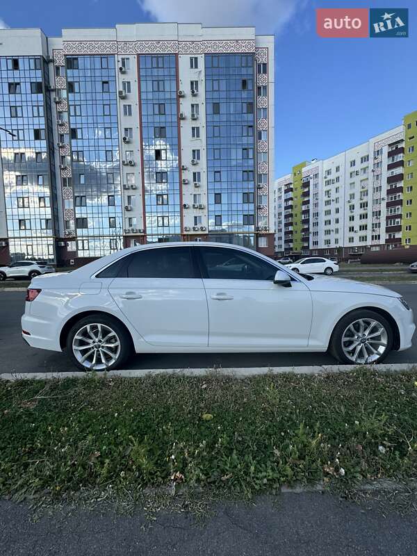 Седан Audi A4 2018 в Полтаве