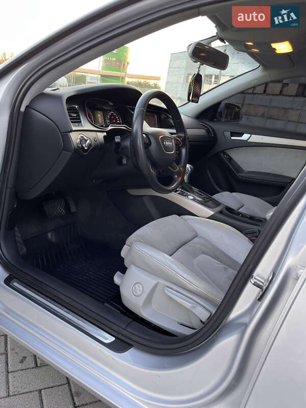 Седан Audi A4 2012 в Запорожье