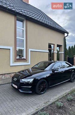 Седан Audi A4 2018 в 