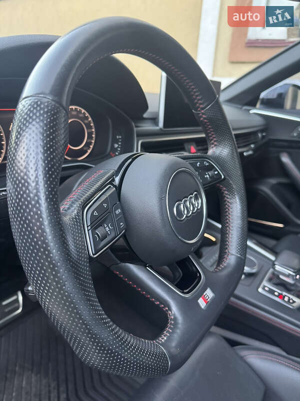 Седан Audi A4 2018 в Луцке