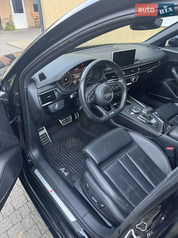 Седан Audi A4 2018 в Луцке