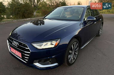 Седан Audi A4 2020 в 