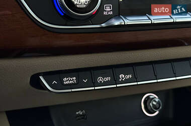 Седан Audi A4 2020 в 