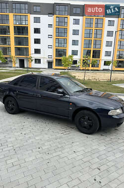 Седан Audi A4 1995 в 