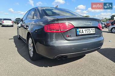 Седан Audi A4 2010 в 