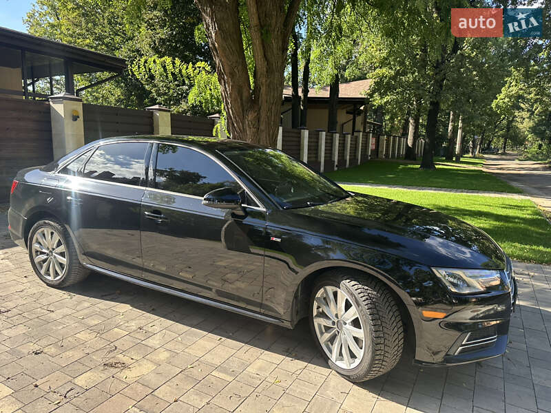 Седан Audi A4 2018 в Киеве