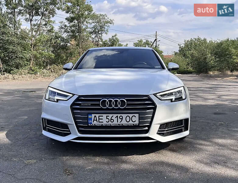 Седан Audi A4 2015 в Кривому Розі