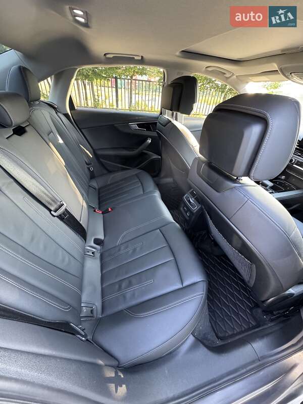 Седан Audi A4 2022 в Бердичеве