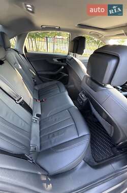 Седан Audi A4 2022 в 