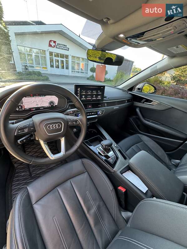 Седан Audi A4 2022 в Бердичеве
