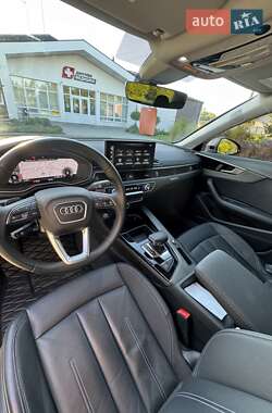 Седан Audi A4 2022 в 