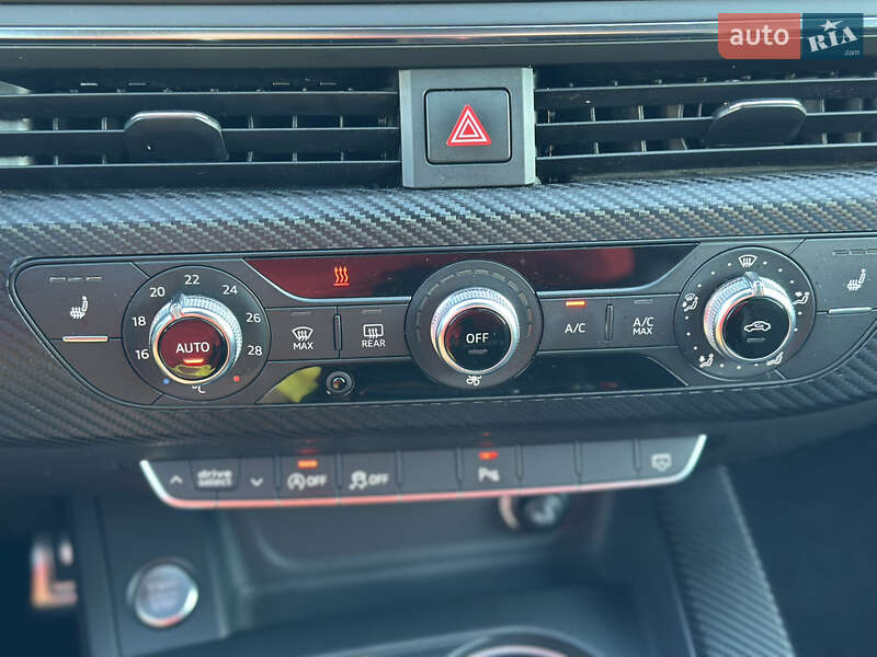 Универсал Audi A4 2016 в Киеве