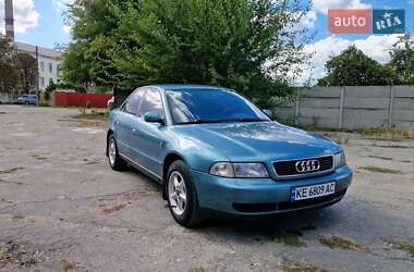 Седан Audi A4 1998 в 