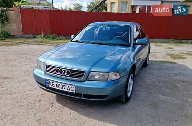 Седан Audi A4 1998 в 
