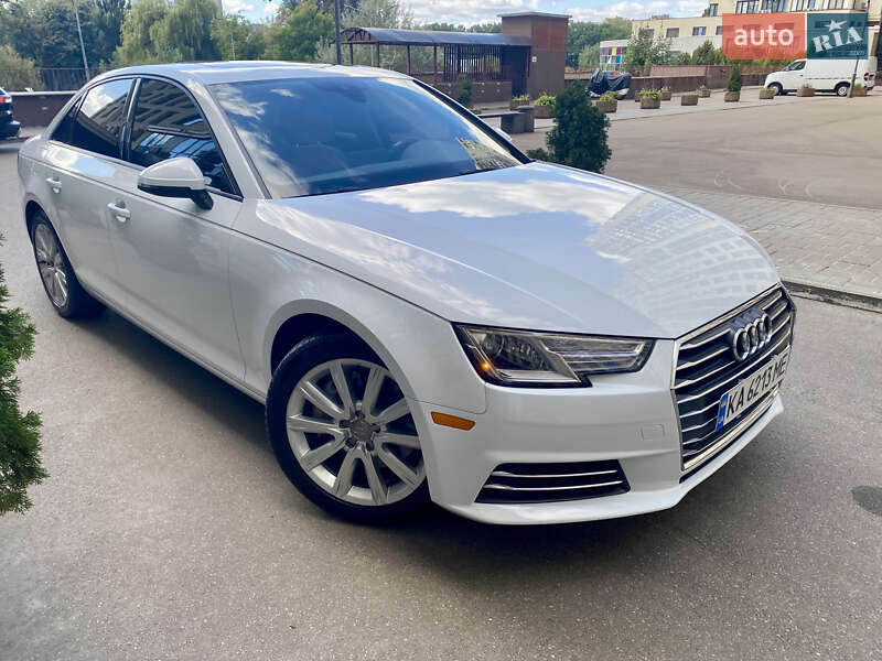 Седан Audi A4 2016 в Киеве