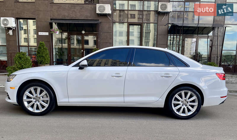 Седан Audi A4 2016 в Киеве