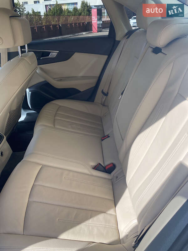 Седан Audi A4 2016 в Киеве
