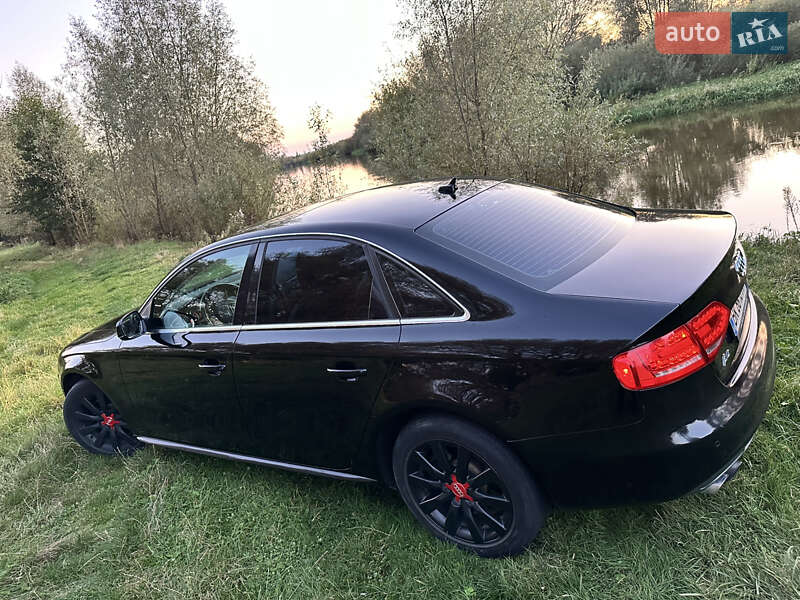 Седан Audi A4 2009 в Вараші