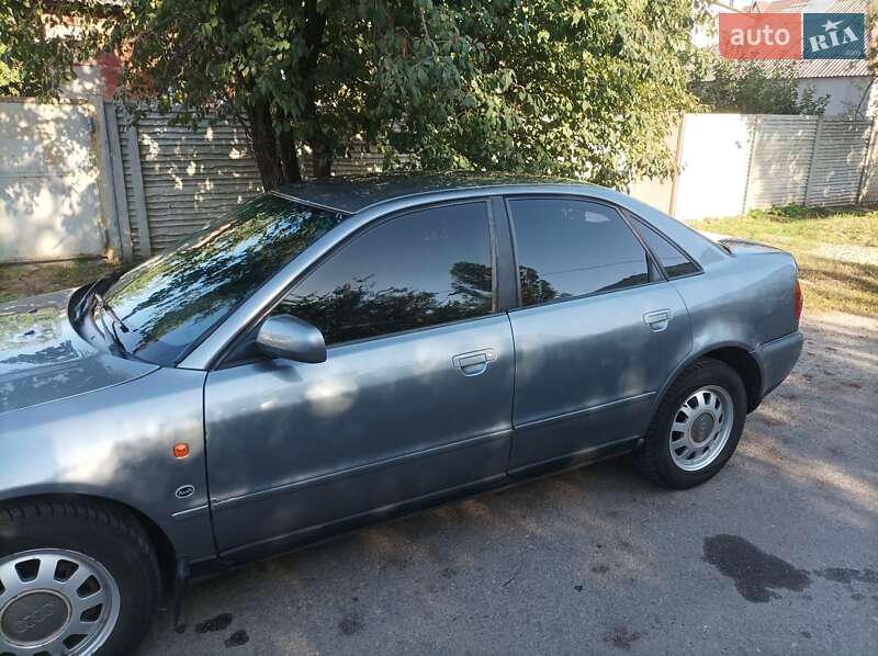Седан Audi A4 1996 в Харькове