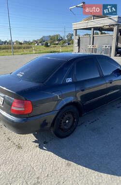 Седан Audi A4 1996 в 