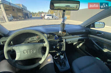 Седан Audi A4 1996 в 