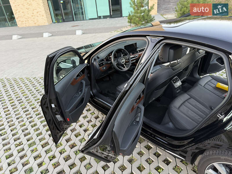 Седан Audi A4 2023 в Хмельницком