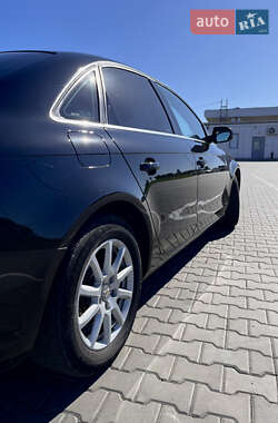 Седан Audi A4 2012 в 
