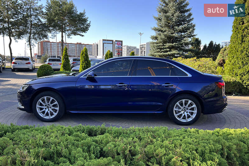 Седан Audi A4 2021 в Львове