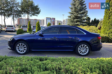 Седан Audi A4 2021 в 
