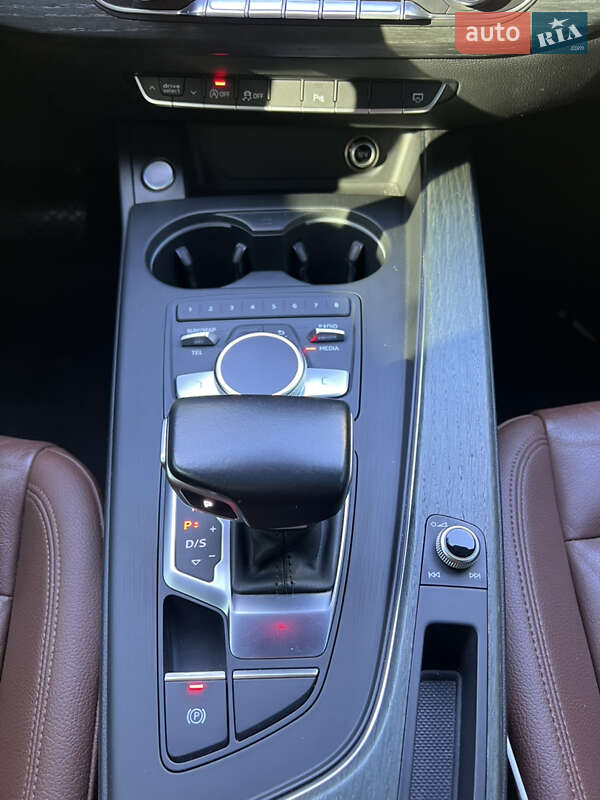 Седан Audi A4 2016 в Киеве