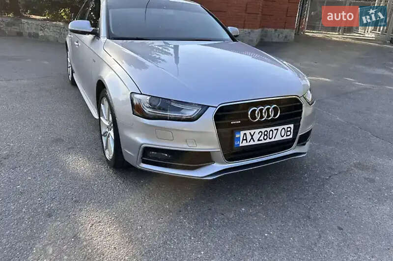 Седан Audi A4 2015 в Львові