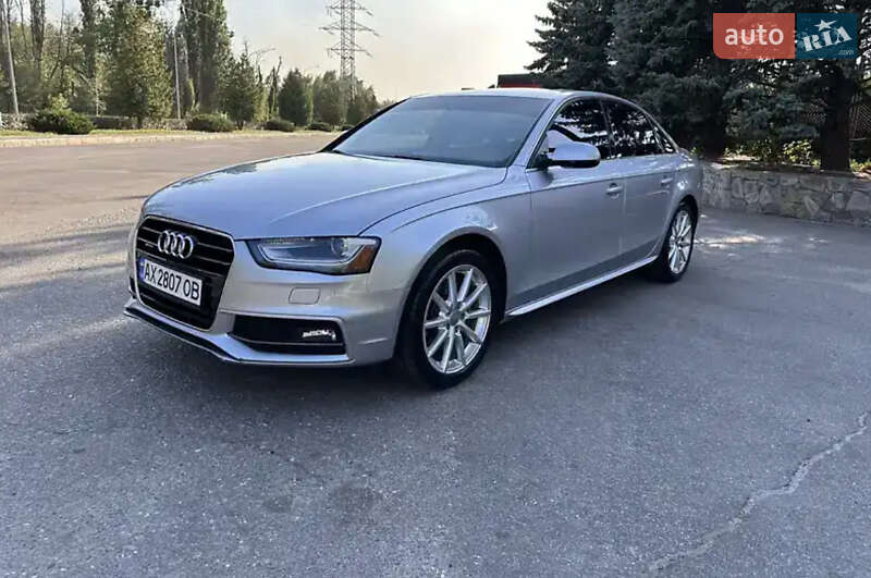 Седан Audi A4 2015 в Львові