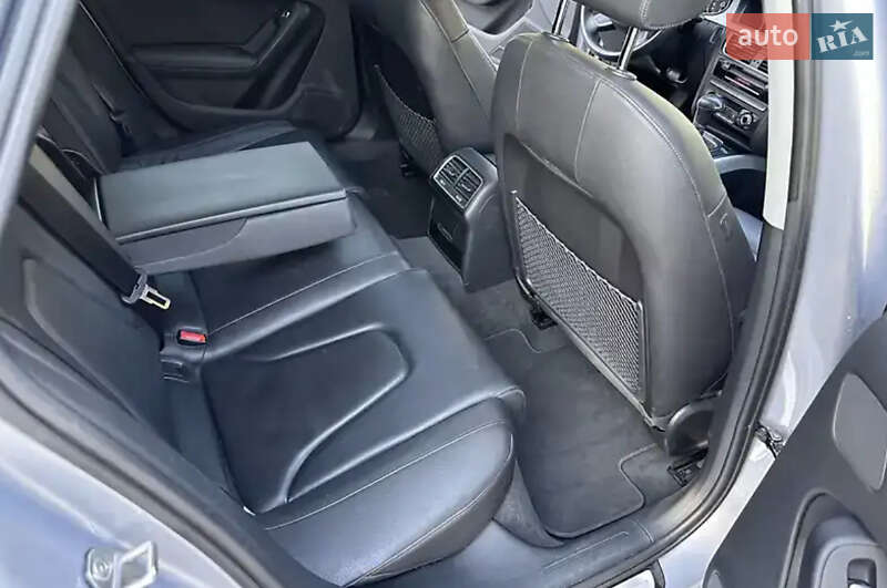 Седан Audi A4 2015 в Львові