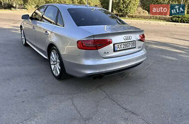 Седан Audi A4 2015 в 