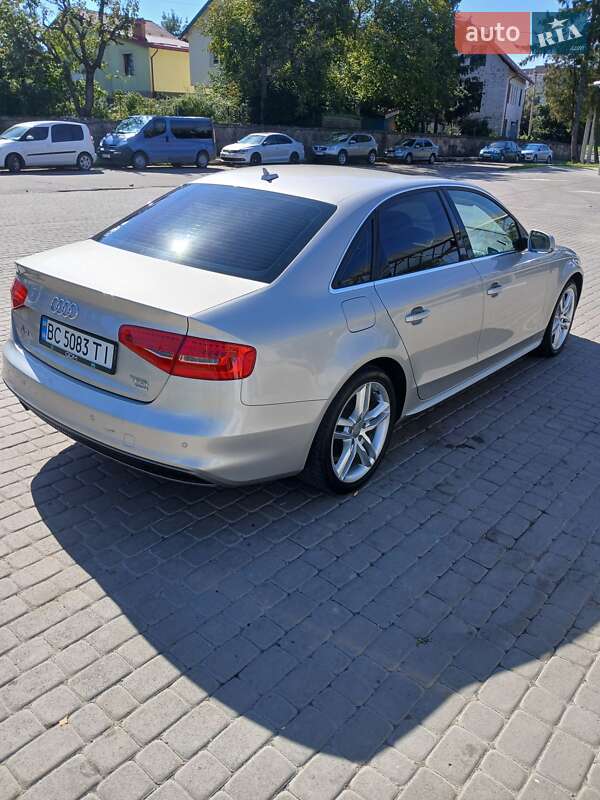 Седан Audi A4 2014 в Львове