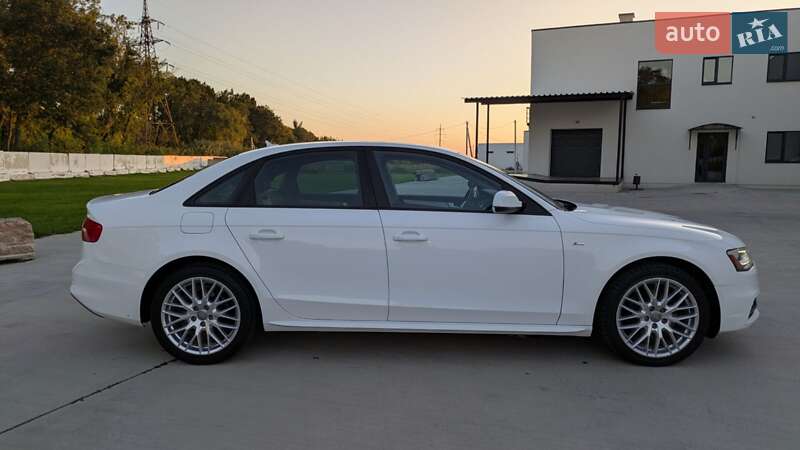 Седан Audi A4 2015 в Луцке