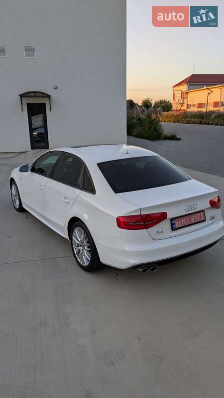 Седан Audi A4 2015 в Луцке