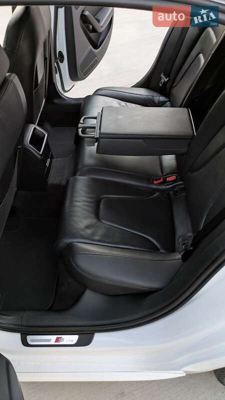 Седан Audi A4 2015 в Луцке