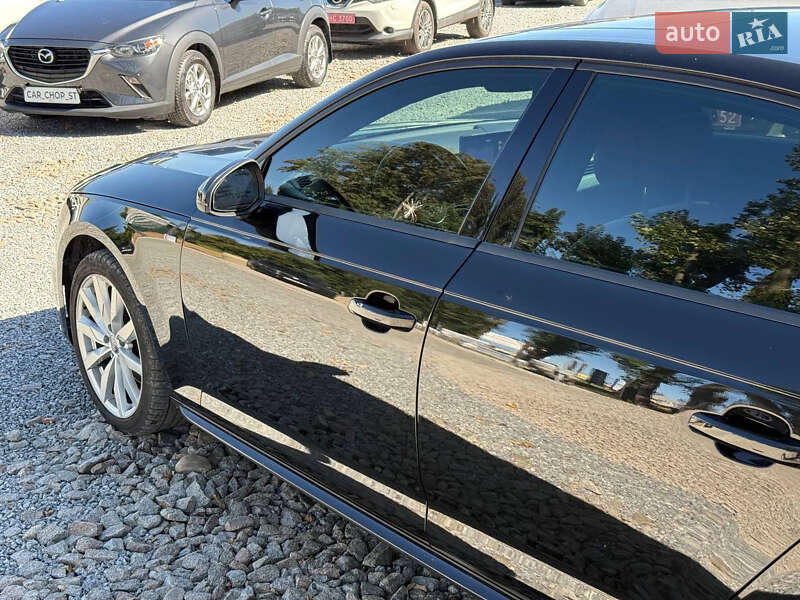 Седан Audi A4 2017 в Стрию