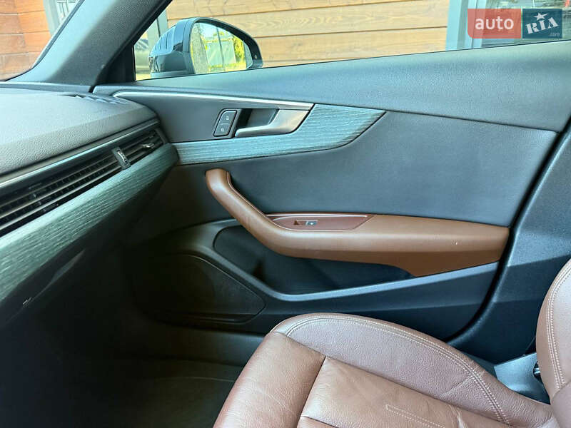 Седан Audi A4 2017 в Стрию