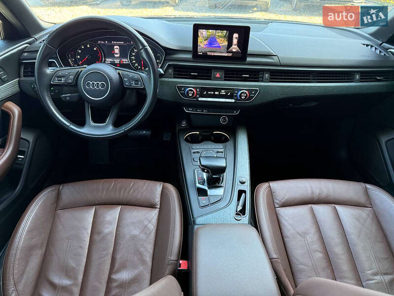 Седан Audi A4 2017 в Стрию