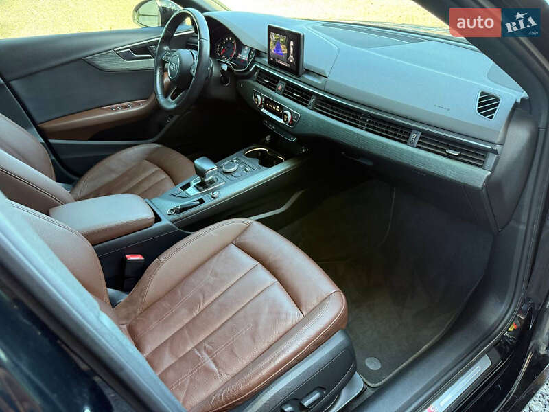 Седан Audi A4 2017 в Стрию