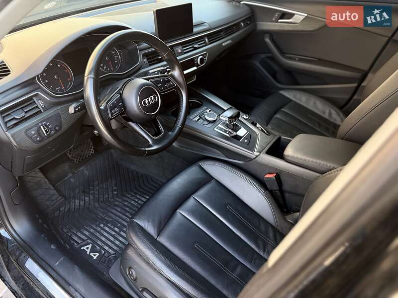 Седан Audi A4 2017 в Львове