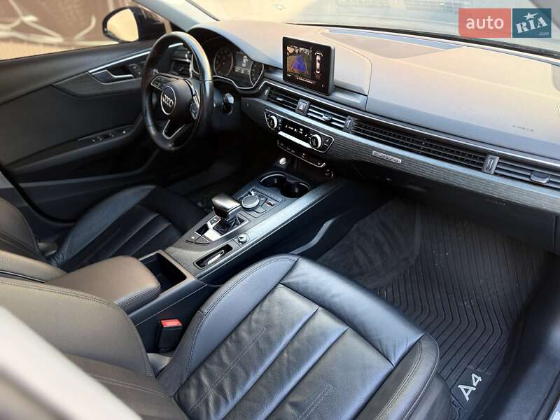Седан Audi A4 2017 в Львове