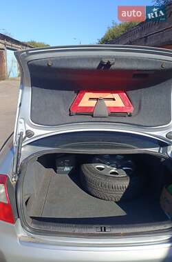 Седан Audi A4 2001 в 