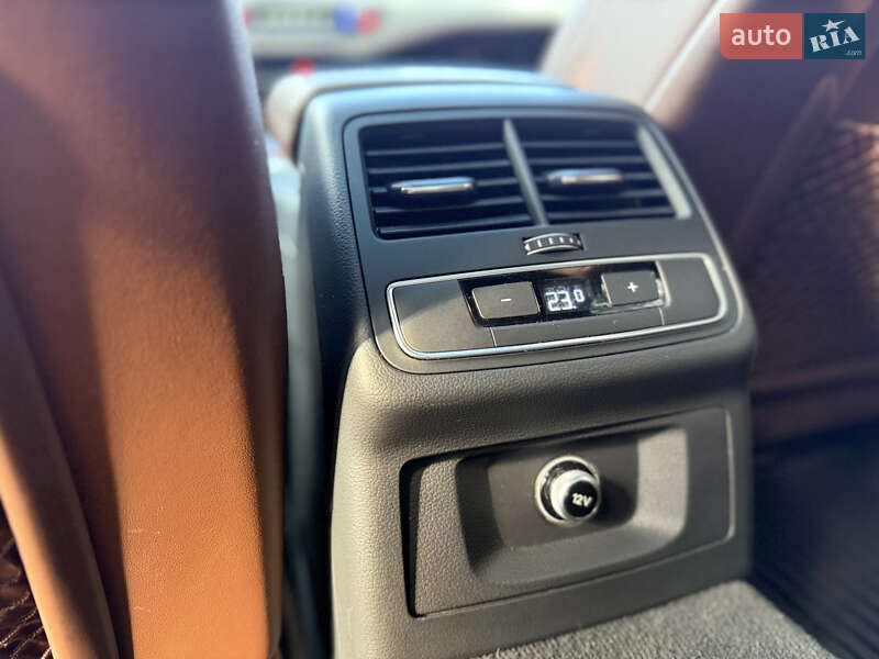 Седан Audi A4 2017 в Виннице