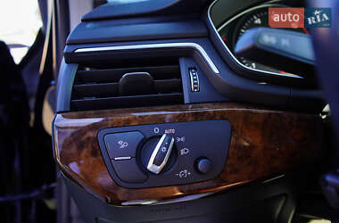 Седан Audi A4 2019 в 