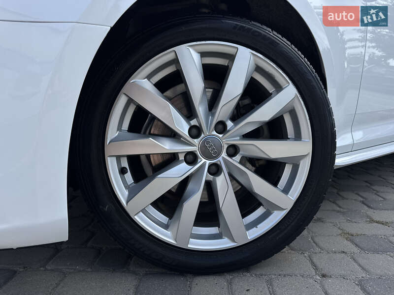 Седан Audi A4 2018 в Ивано-Франковске