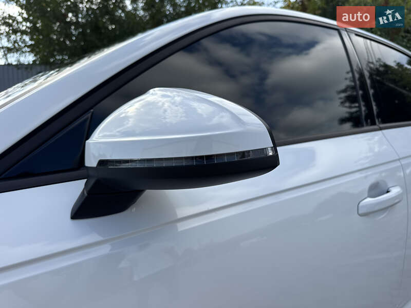 Седан Audi A4 2018 в Ивано-Франковске